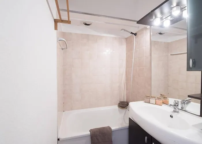 公寓 Pour 4 Pers Avec Balcon Et Parking Pres De - Fr-1-296-223 圣拉里苏朗